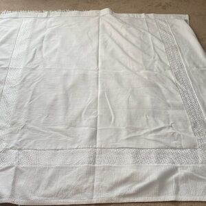 White bathroom curtain 67/67in